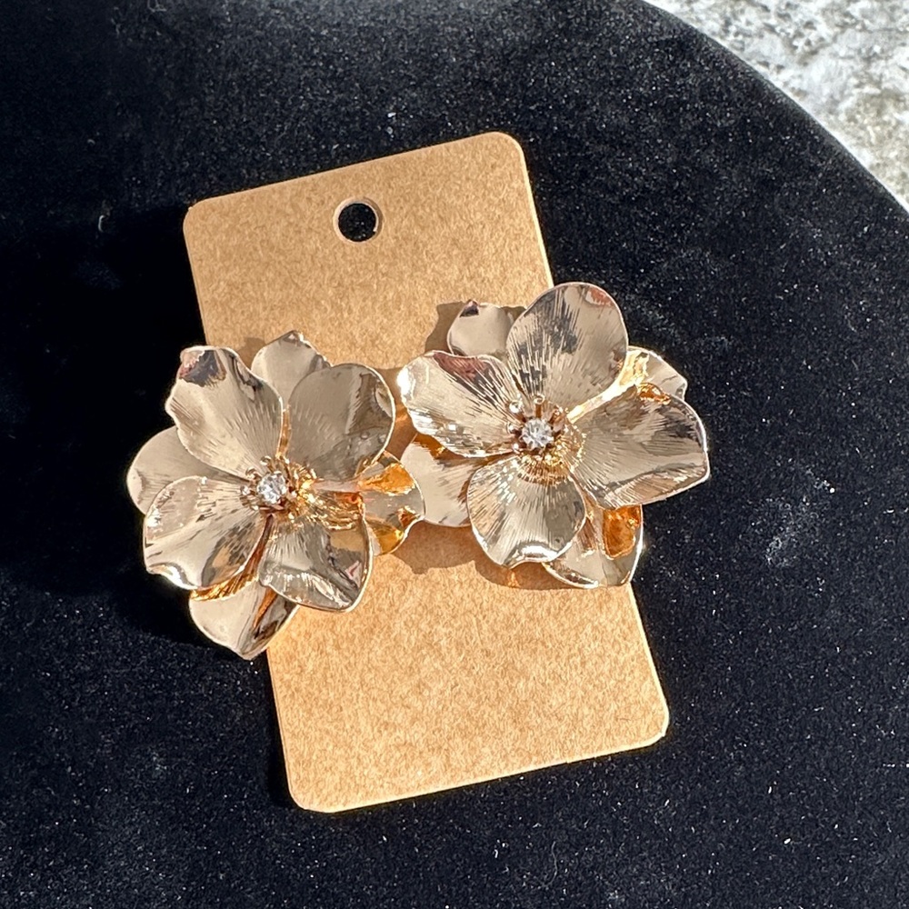 Gold Floral Earrings